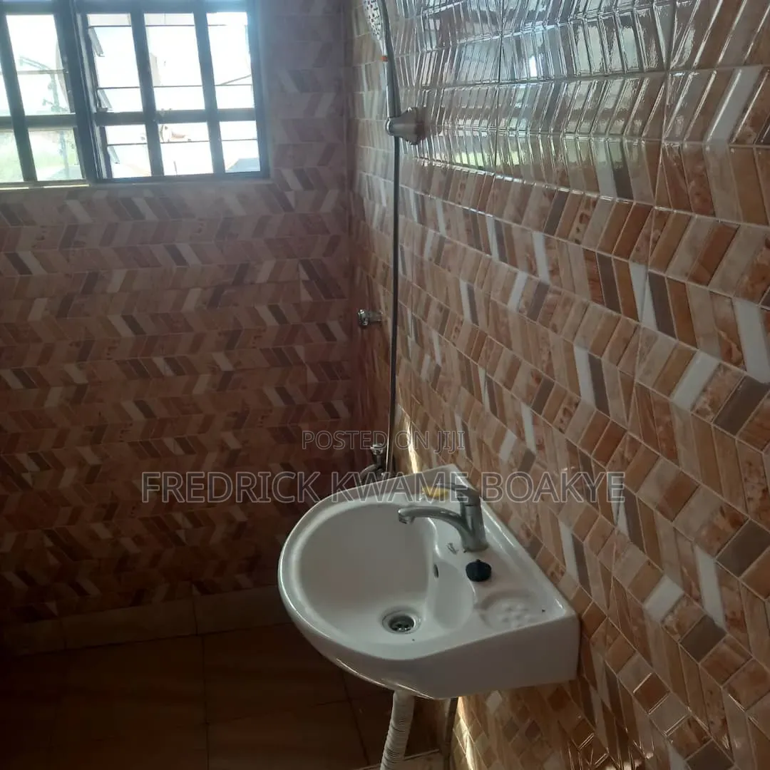 2bdrm Apartment in Brother K Estate, Kumasi Metropolitan for rent