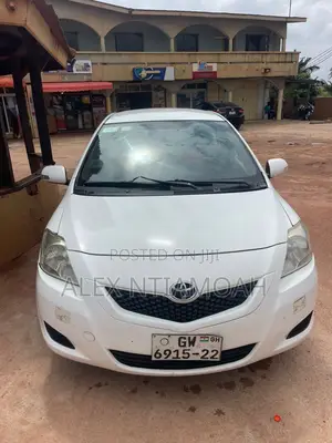 Toyota Yaris 2012 White