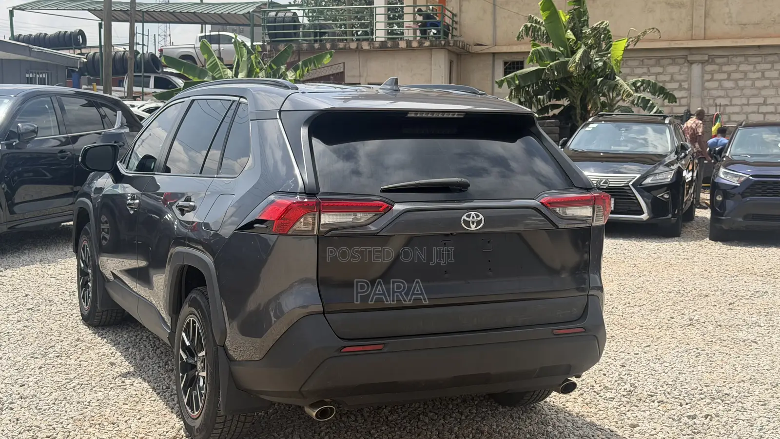 Toyota RAV4 XLE 2021 Silver