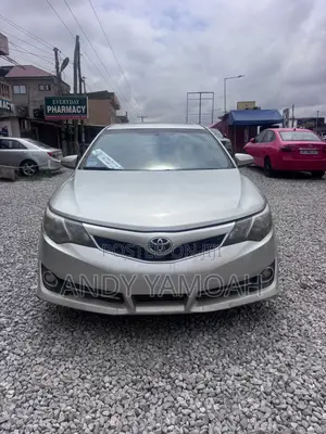 Toyota Camry 2014 Silver