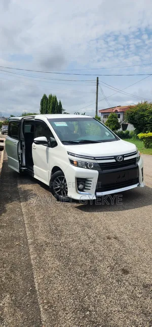 Toyota Voxy 2016 White