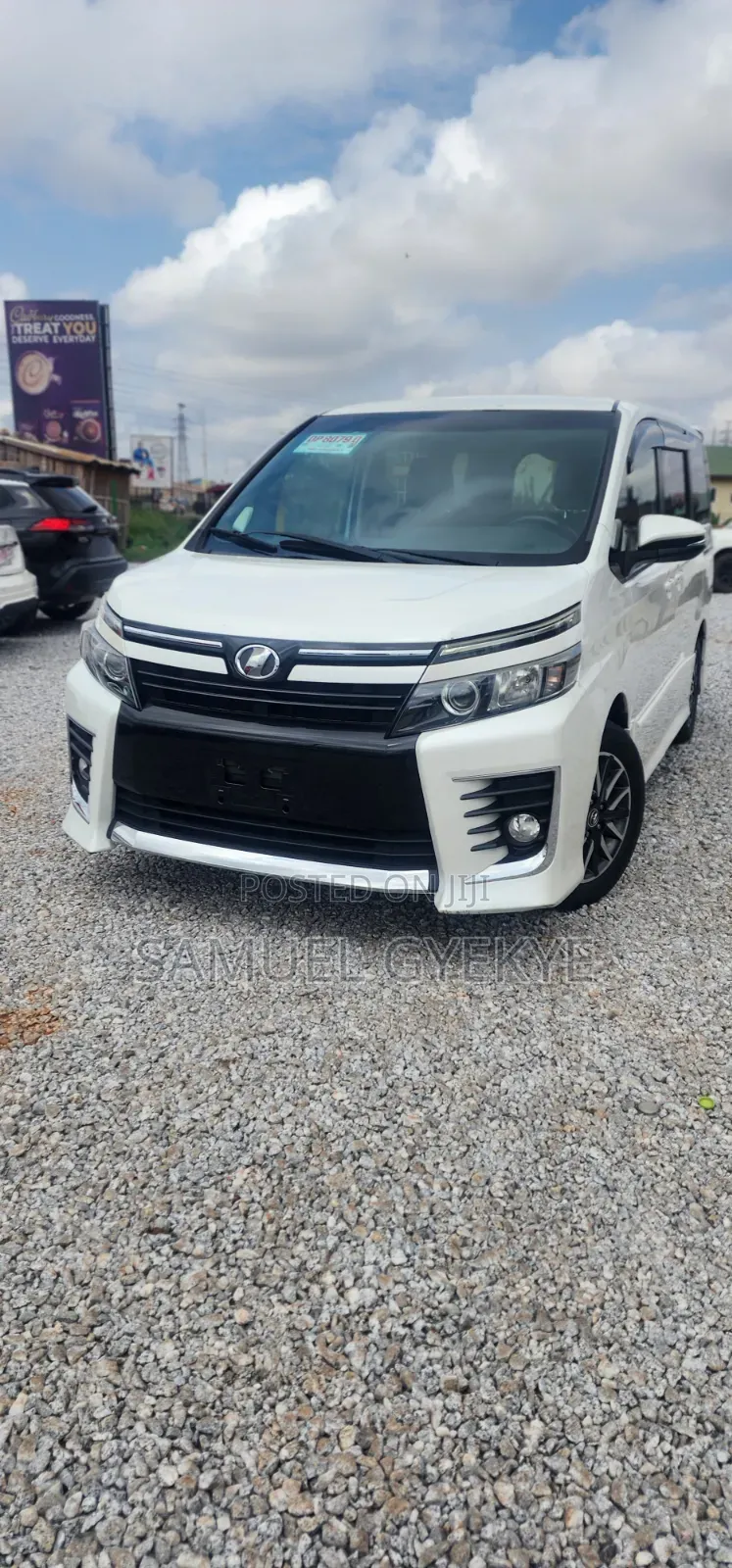 Toyota Voxy 2016 White