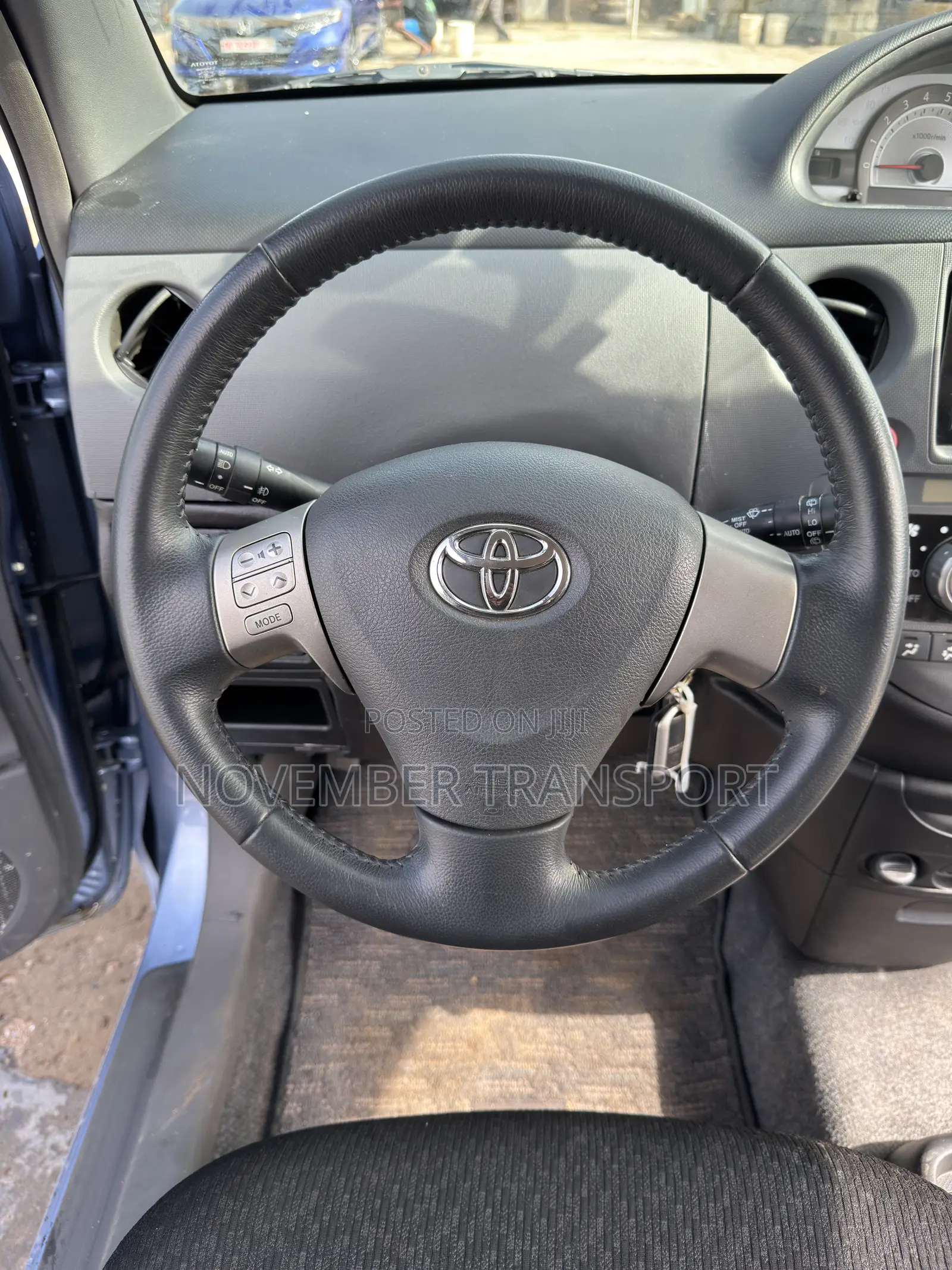 Toyota Sienta 1.5 FWD 2014 Blue