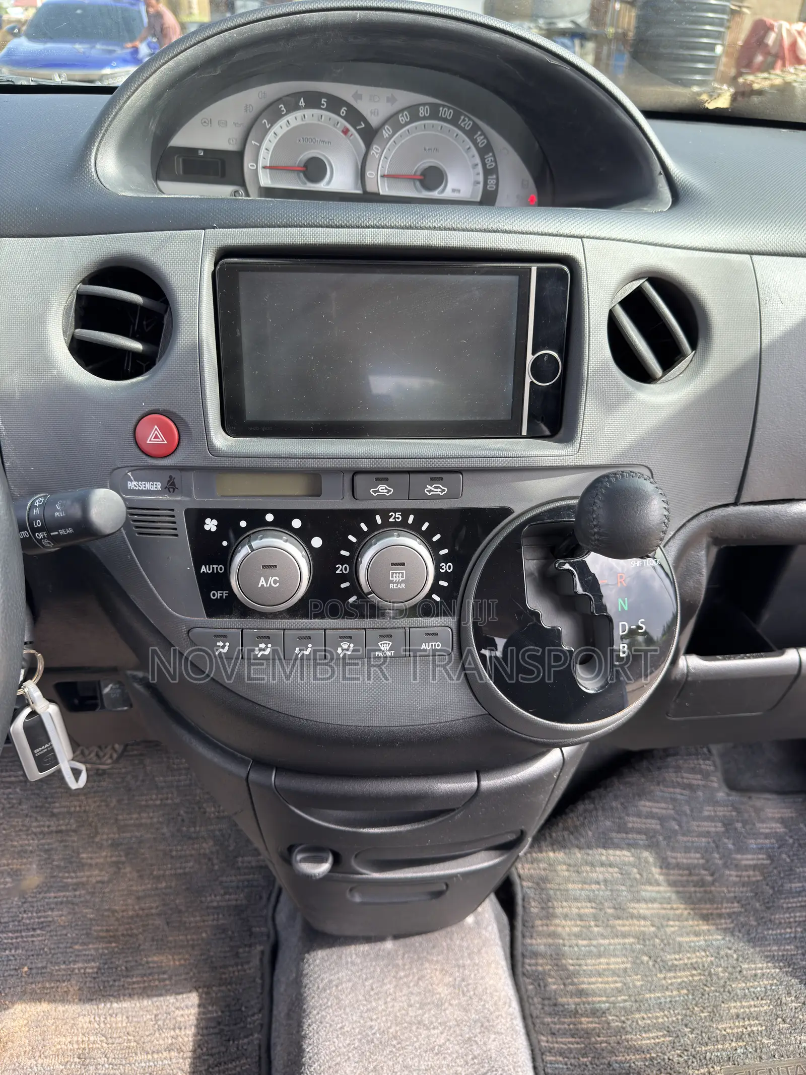 Toyota Sienta 1.5 FWD 2014 Blue