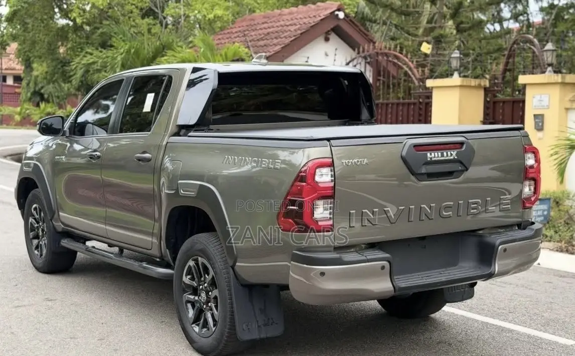Toyota Hilux 2021 Gray