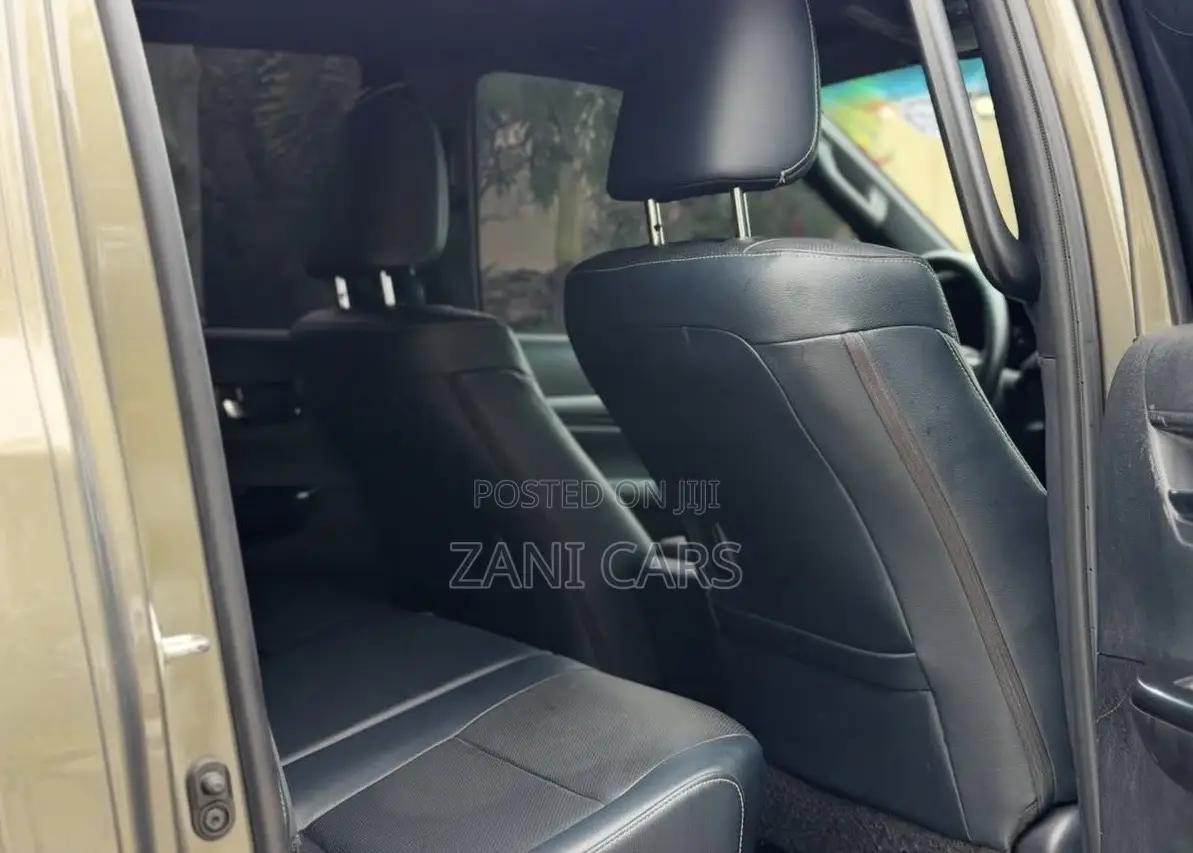 Toyota Hilux 2021 Gray