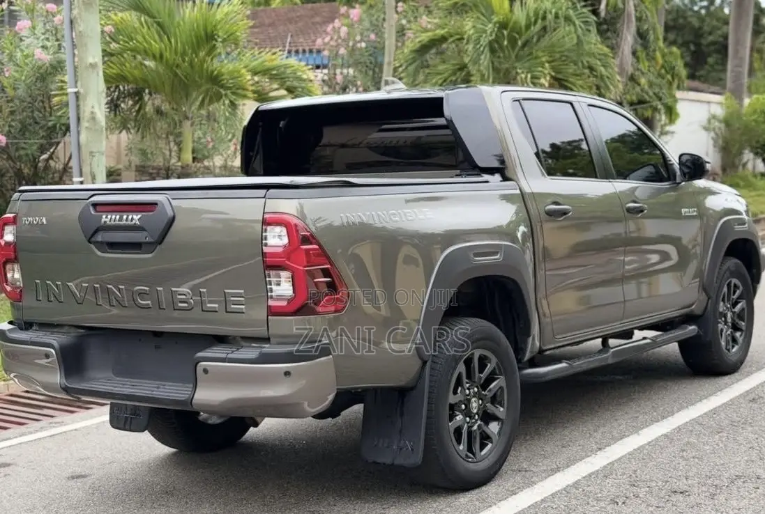 Toyota Hilux 2021 Gray