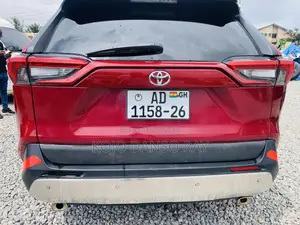 Toyota RAV4 XLE AWD 2023 Red