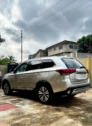 Mitsubishi Outlander SEL S-AWC 2020 Silver