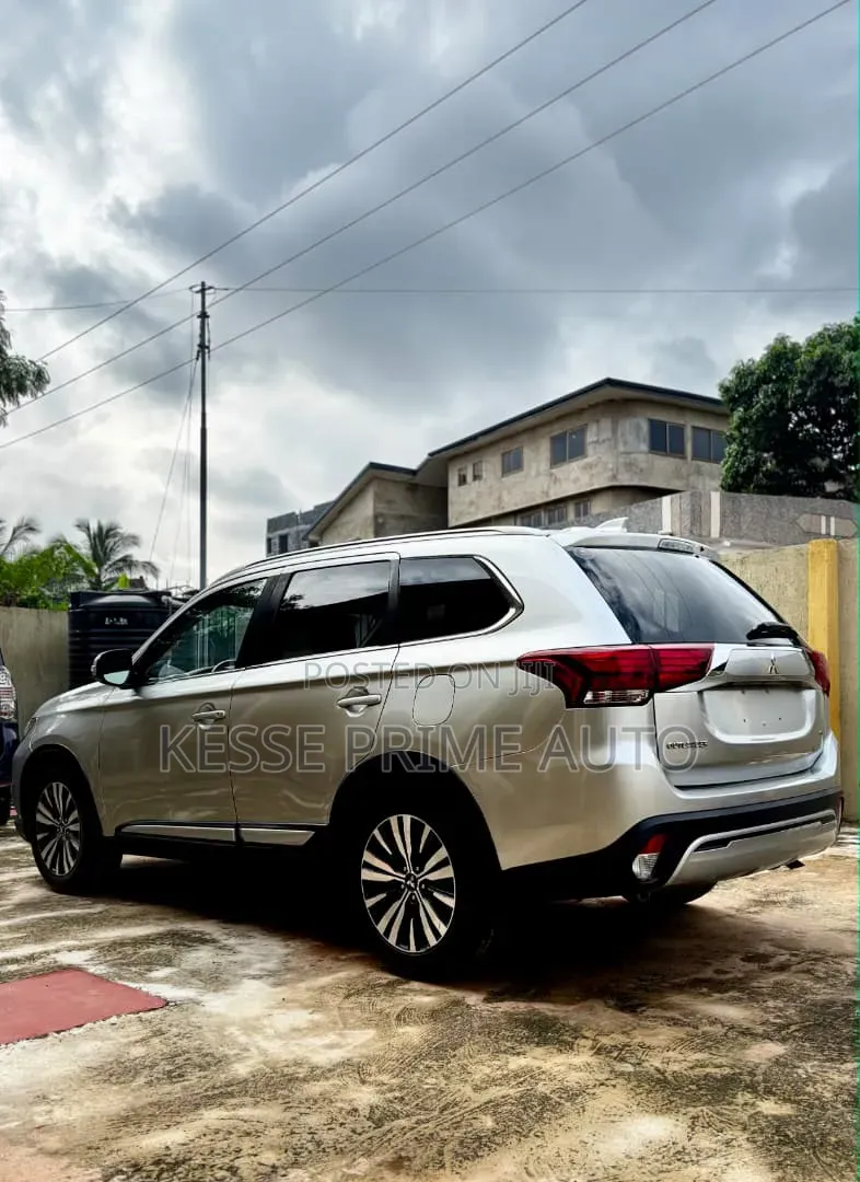 Mitsubishi Outlander SEL S-AWC 2020 Silver