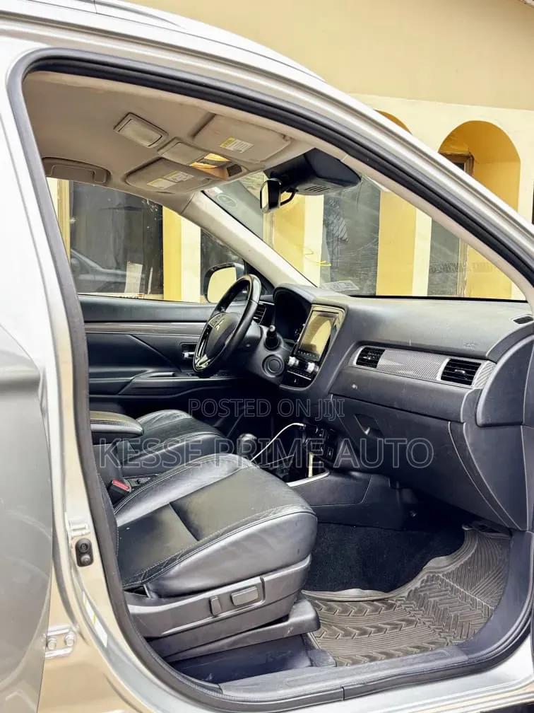 Mitsubishi Outlander SEL S-AWC 2020 Silver