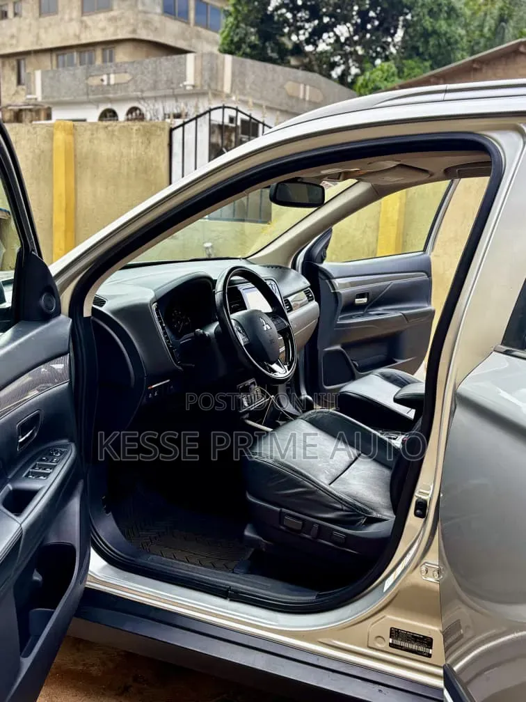 Mitsubishi Outlander SEL S-AWC 2020 Silver