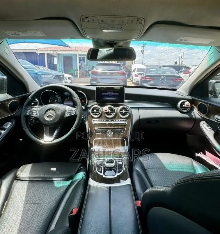 Mercedes-Benz C300 2017 Black
