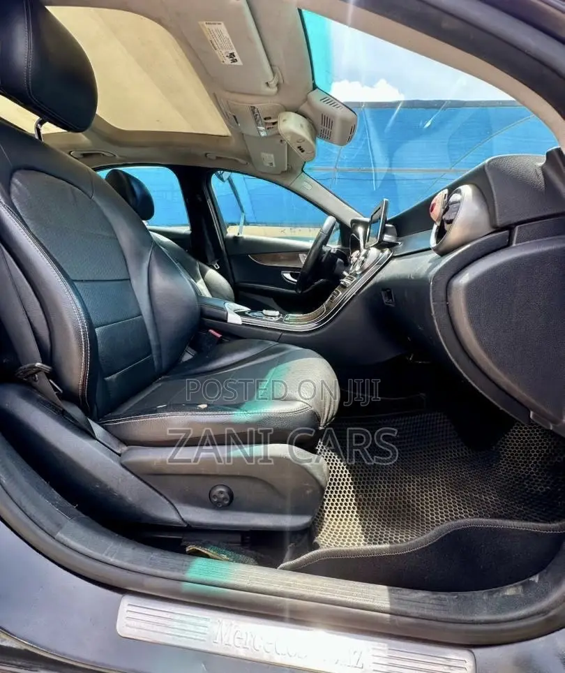 Mercedes-Benz C300 2017 Black