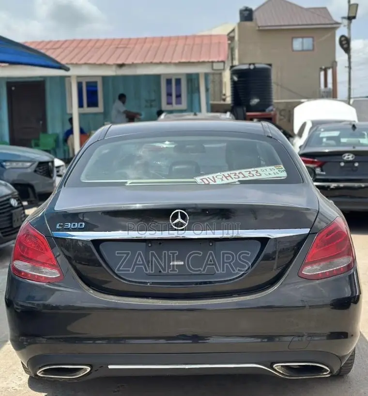 Mercedes-Benz C300 2017 Black