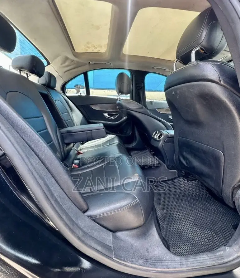 Mercedes-Benz C300 2017 Black