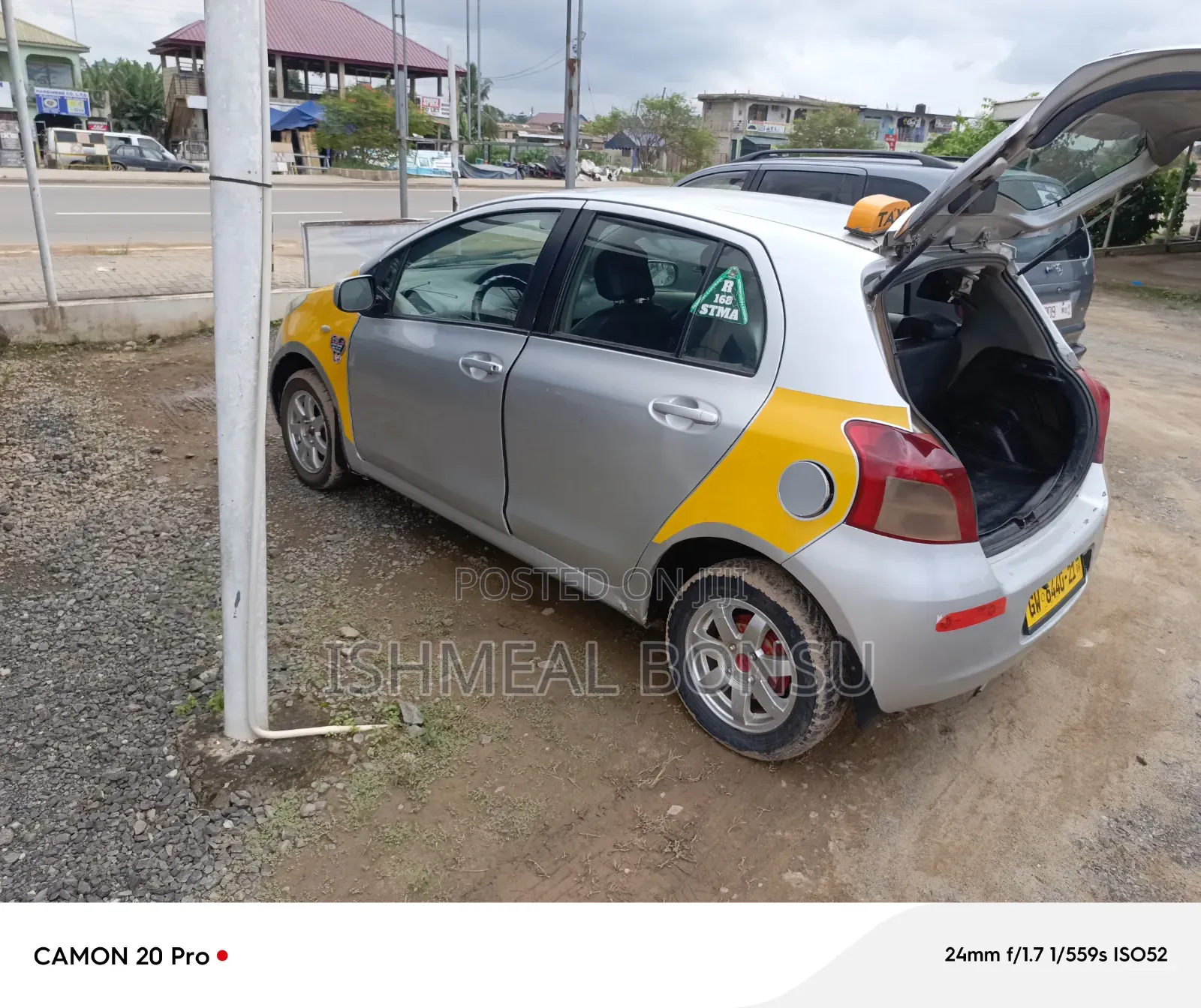 Toyota Vitz 2010 Silver