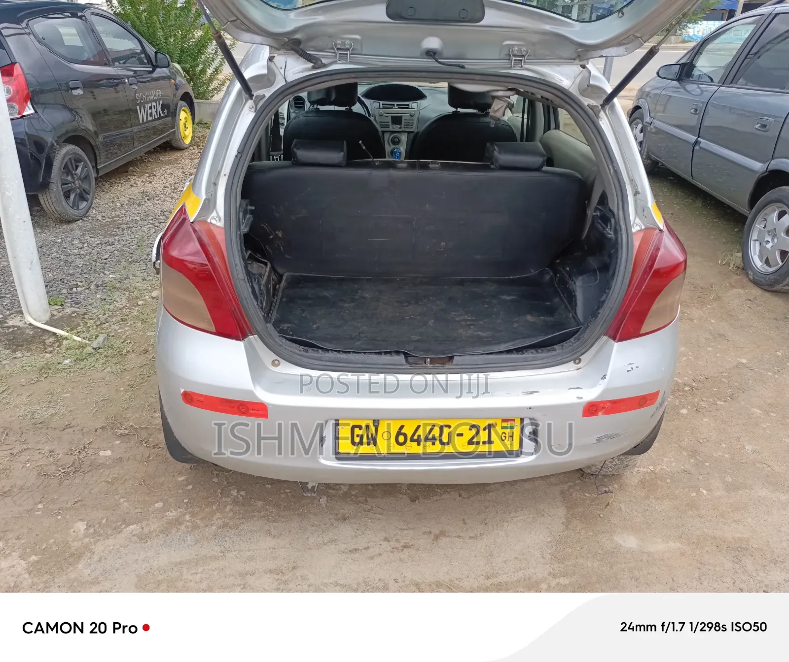 Toyota Vitz 2010 Silver
