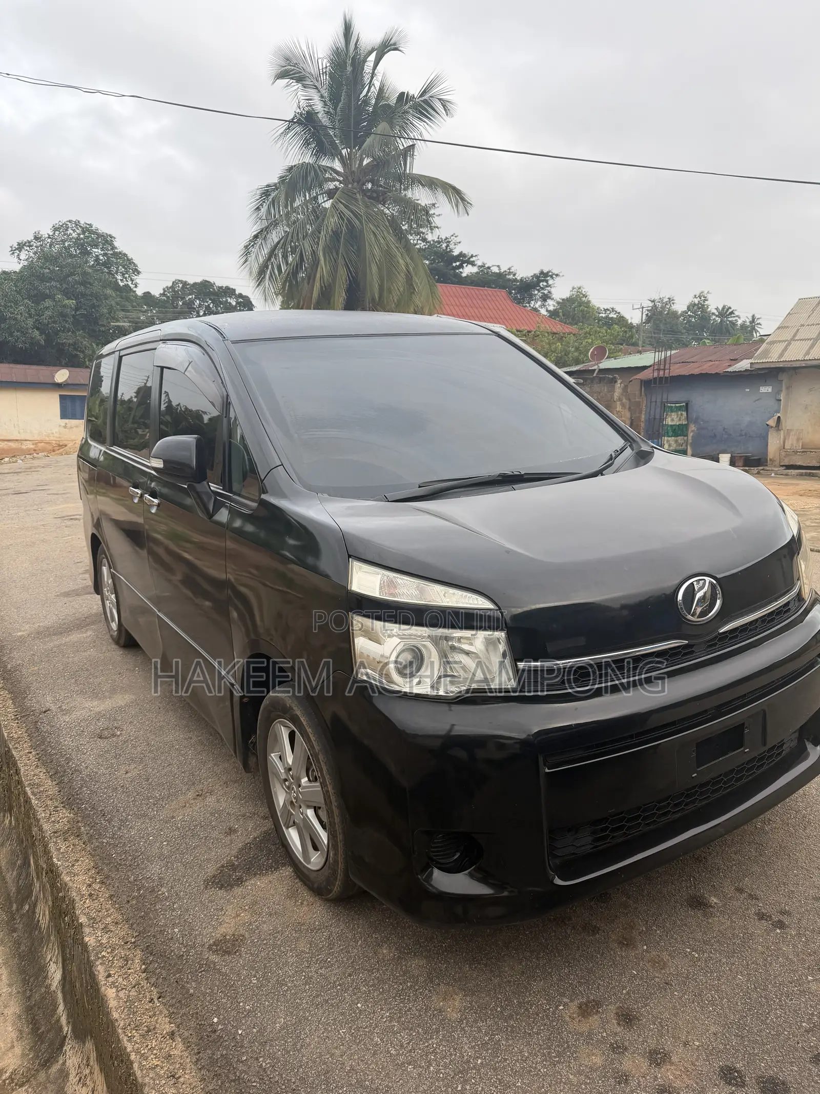 Toyota Voxy 2013 Black