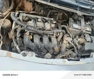 Toyota Vitz 2010 Silver