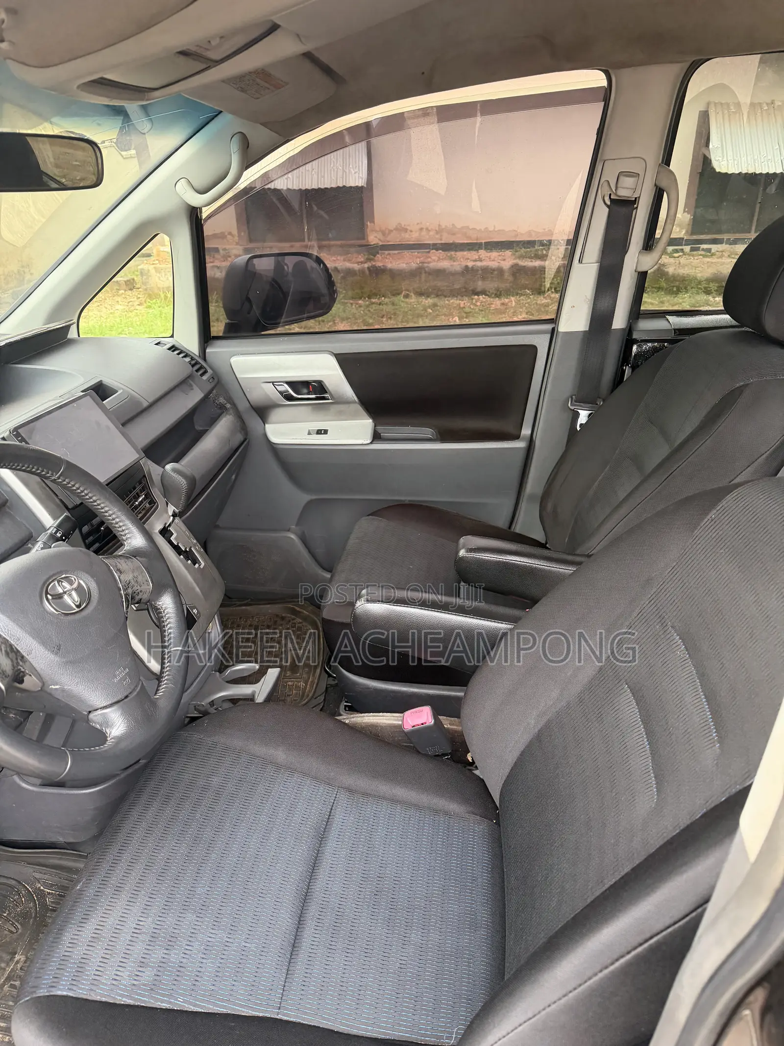 Toyota Voxy 2013 Black