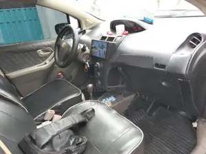 Toyota Vitz 1.5 FWD 5dr 2010 Black