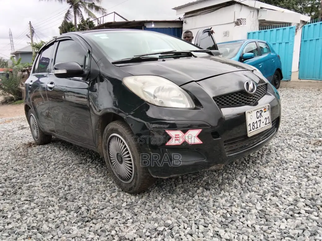Toyota Vitz 1.5 FWD 5dr 2010 Black