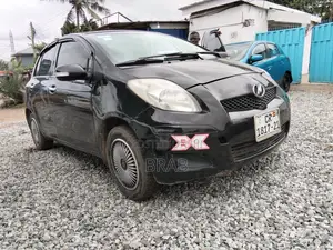 Toyota Vitz 1.5 FWD 5dr 2010 Black