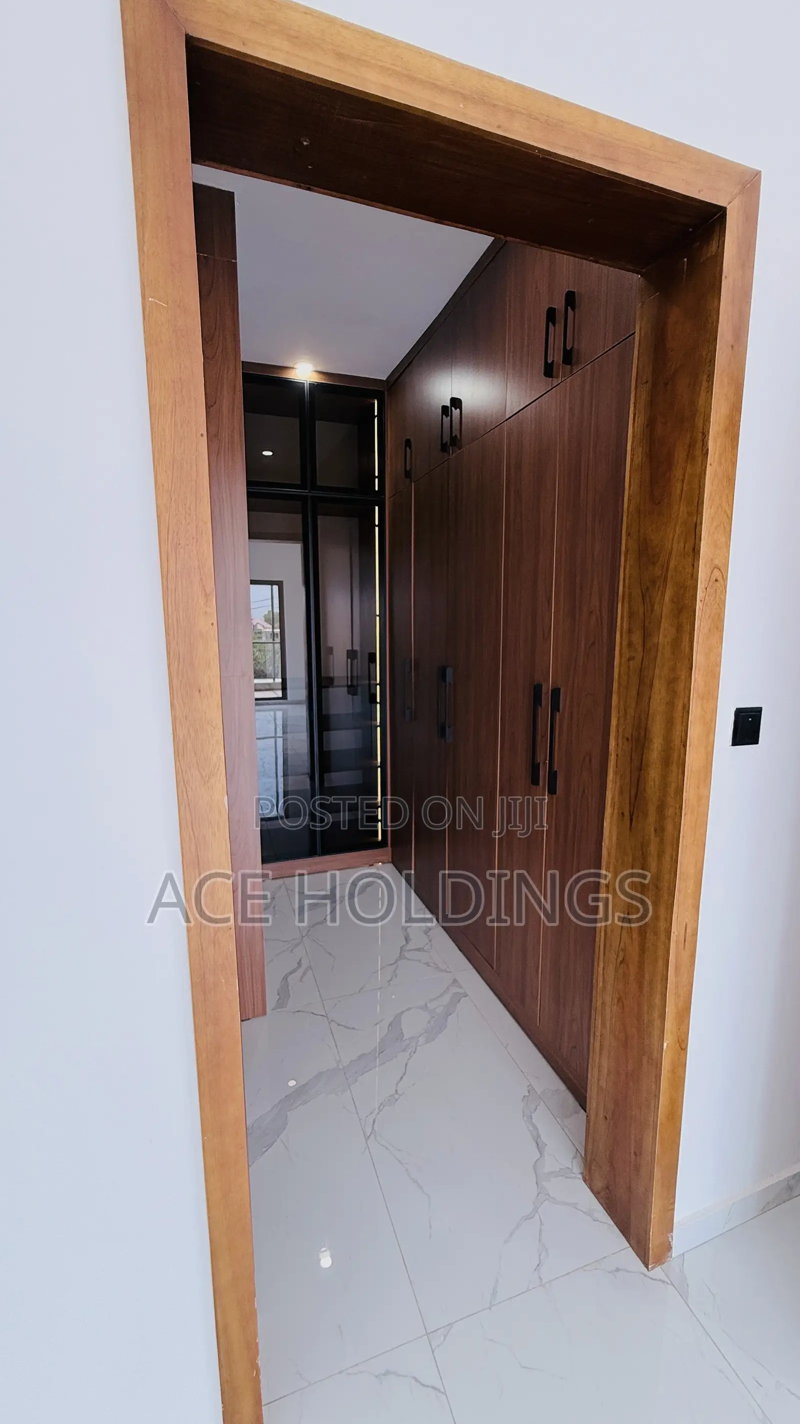 4bdrm House in Community 25, Tema Metropolitan for sale