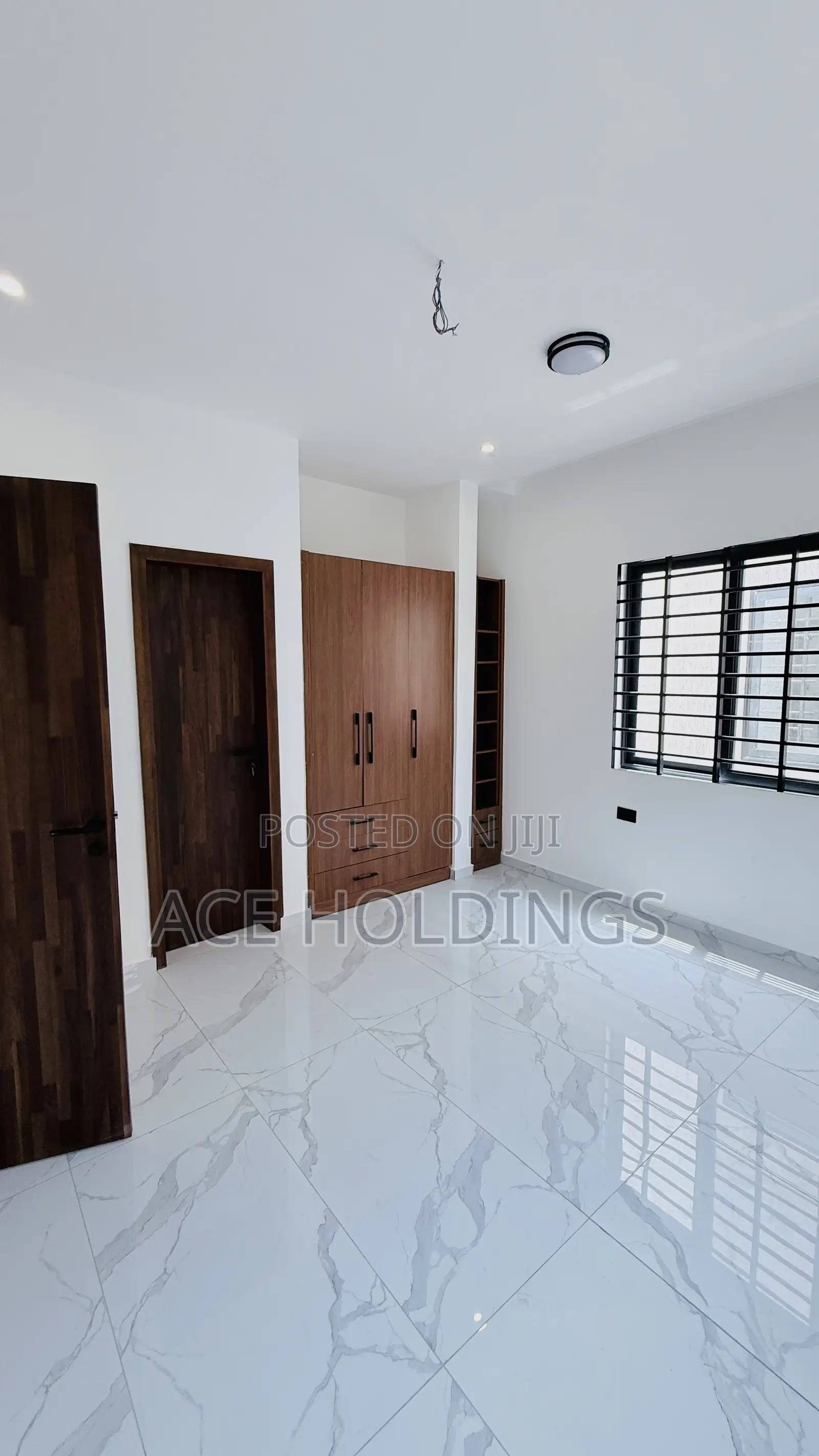 4bdrm House in Community 25, Tema Metropolitan for sale