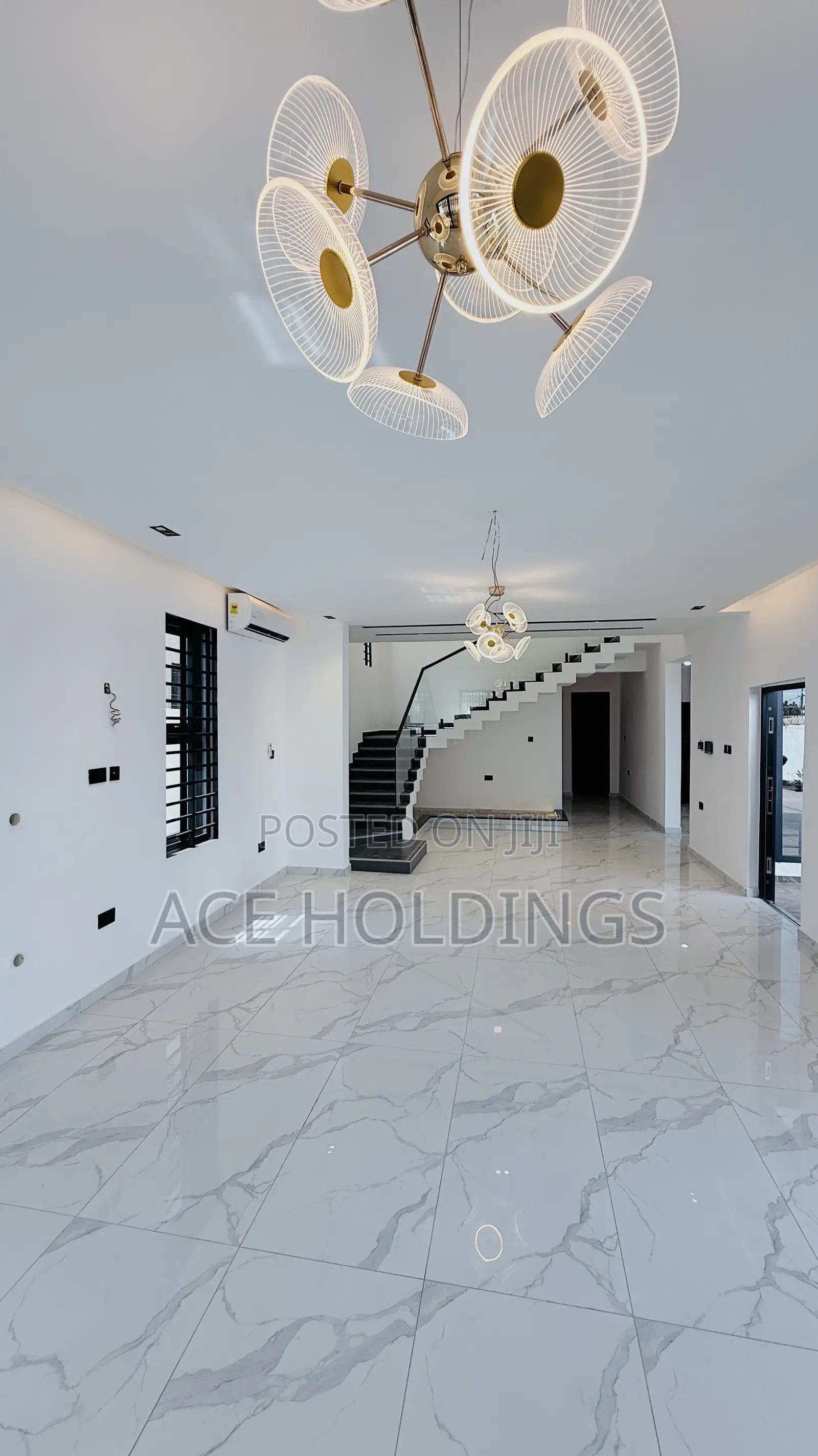 4bdrm House in Community 25, Tema Metropolitan for sale