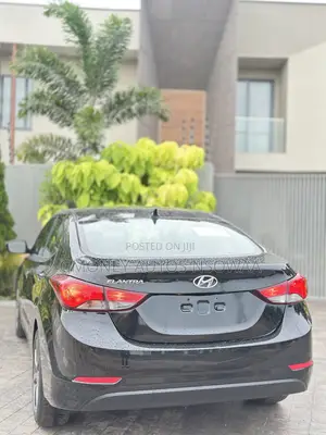 Hyundai Elantra Limited Sedan FWD (1.8L 4cyl 6A) 2016 Black