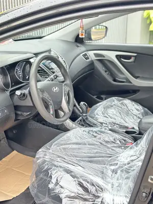 Hyundai Elantra Limited Sedan FWD (1.8L 4cyl 6A) 2016 Black