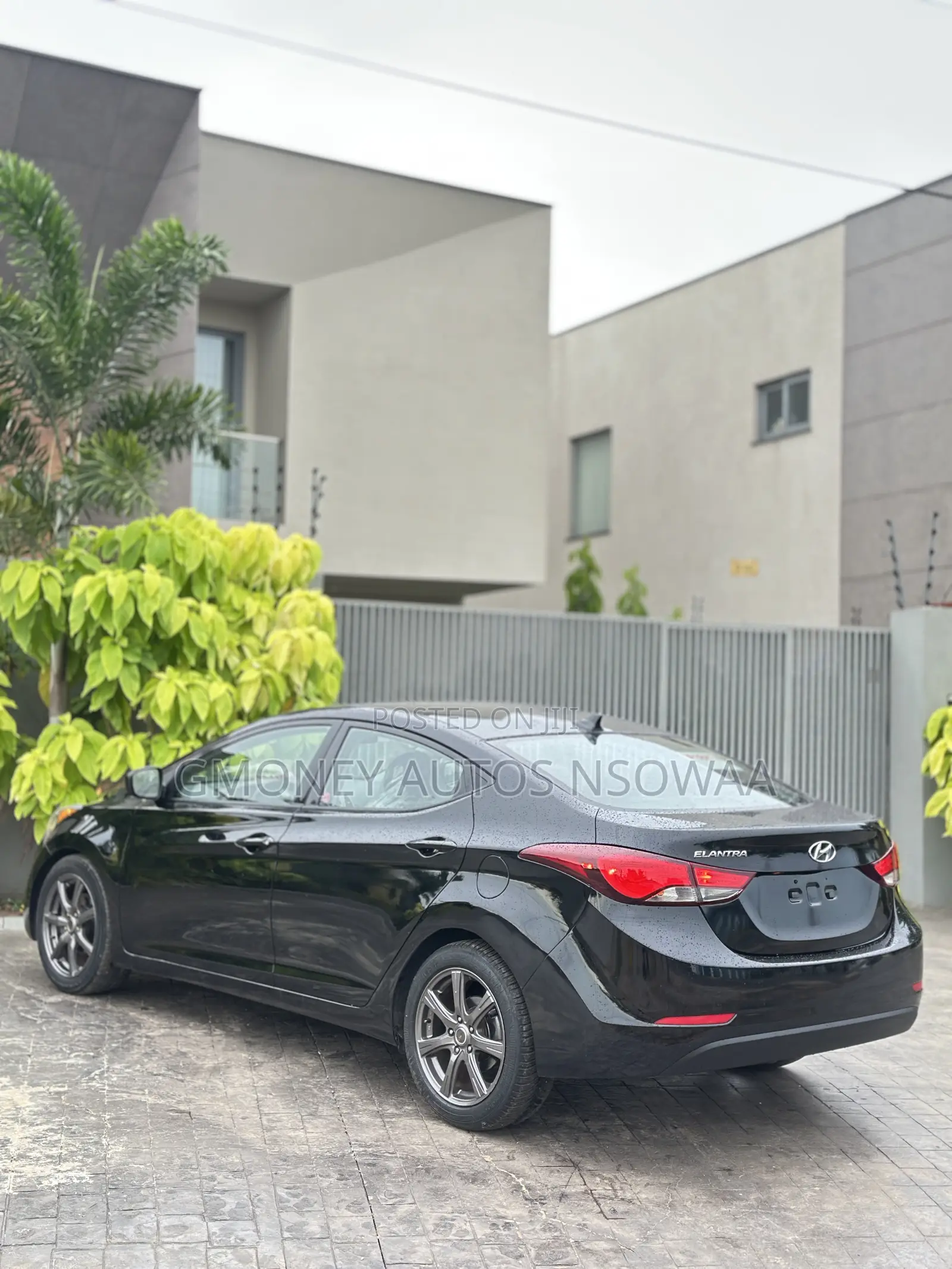 Hyundai Elantra Limited Sedan FWD (1.8L 4cyl 6A) 2016 Black