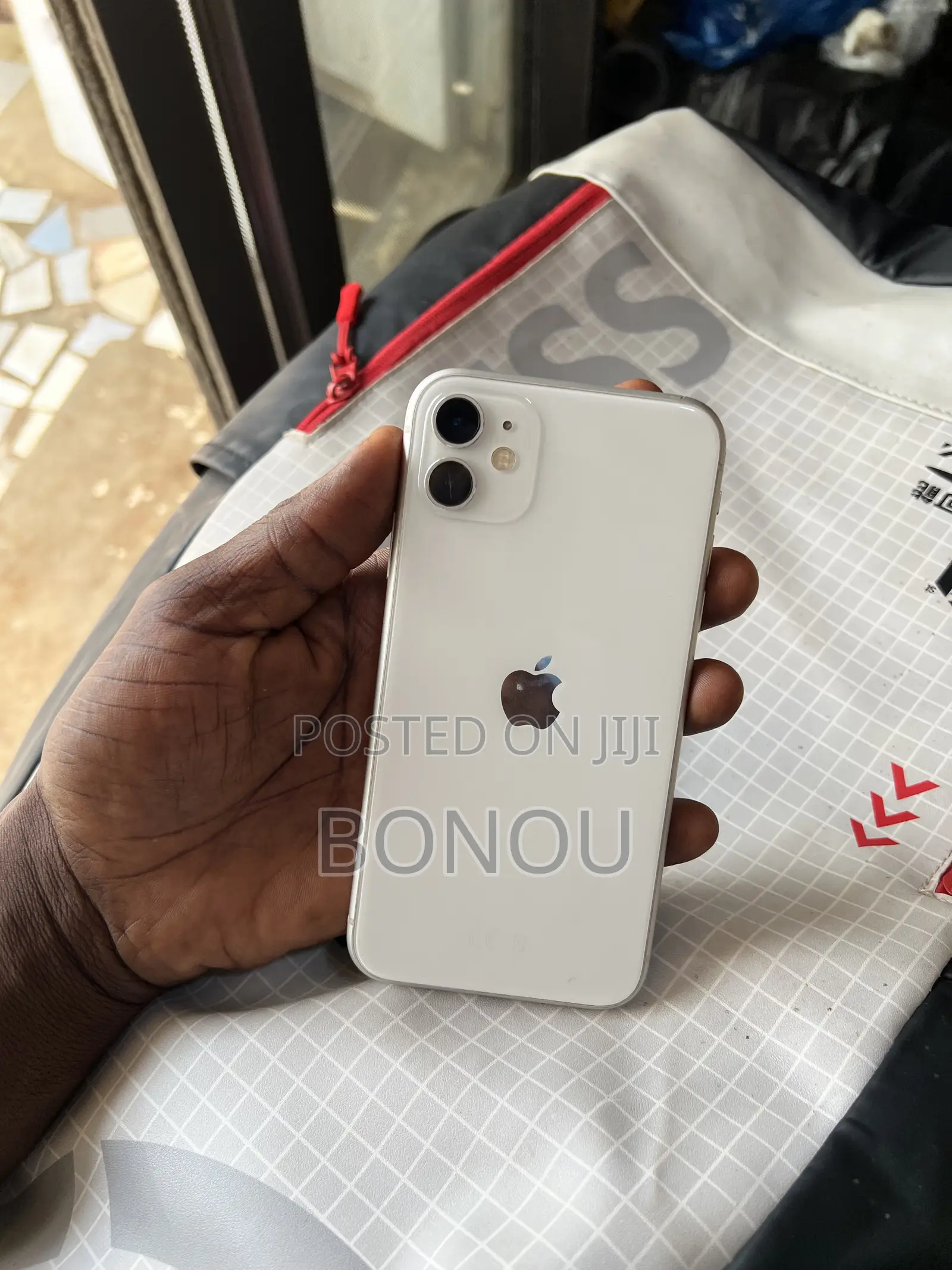 Apple iPhone 11 64 GB White