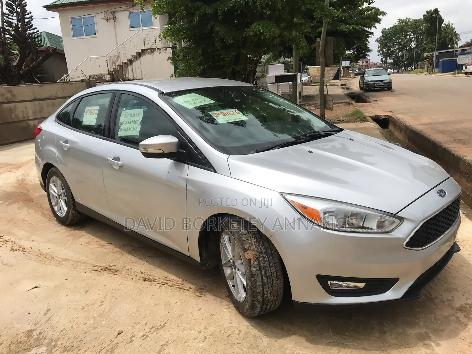 Ford Focus SEL Sedan FWD (2.0L 4cyl 6A) 2017 Gray