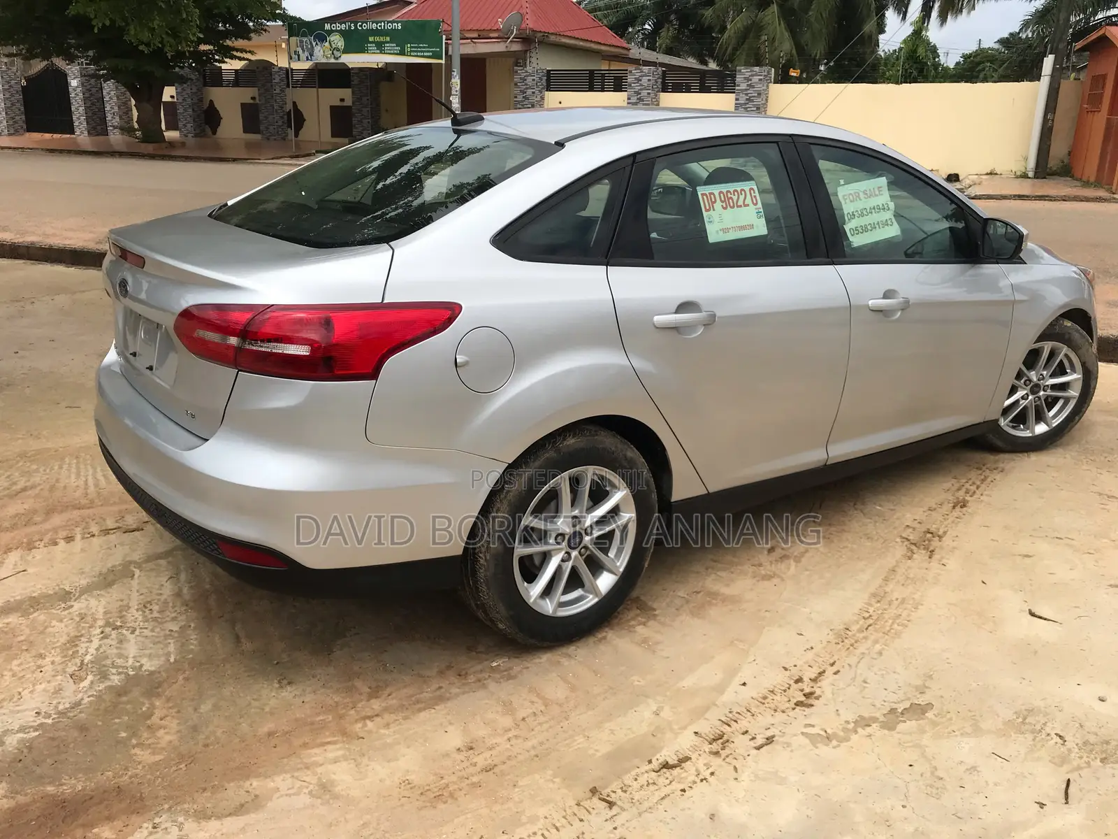 Ford Focus SEL Sedan FWD (2.0L 4cyl 6A) 2017 Gray