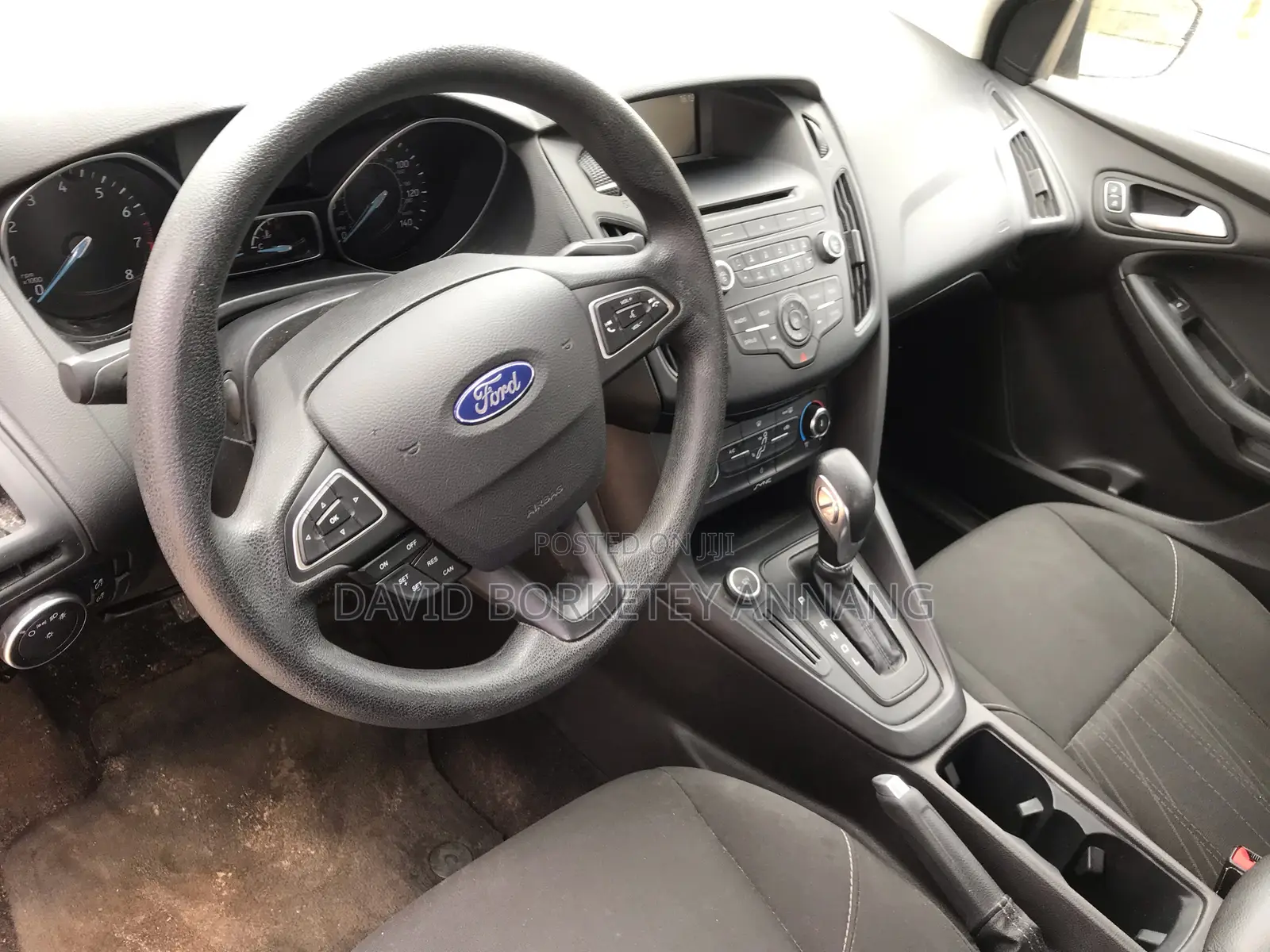 Ford Focus SEL Sedan FWD (2.0L 4cyl 6A) 2017 Gray