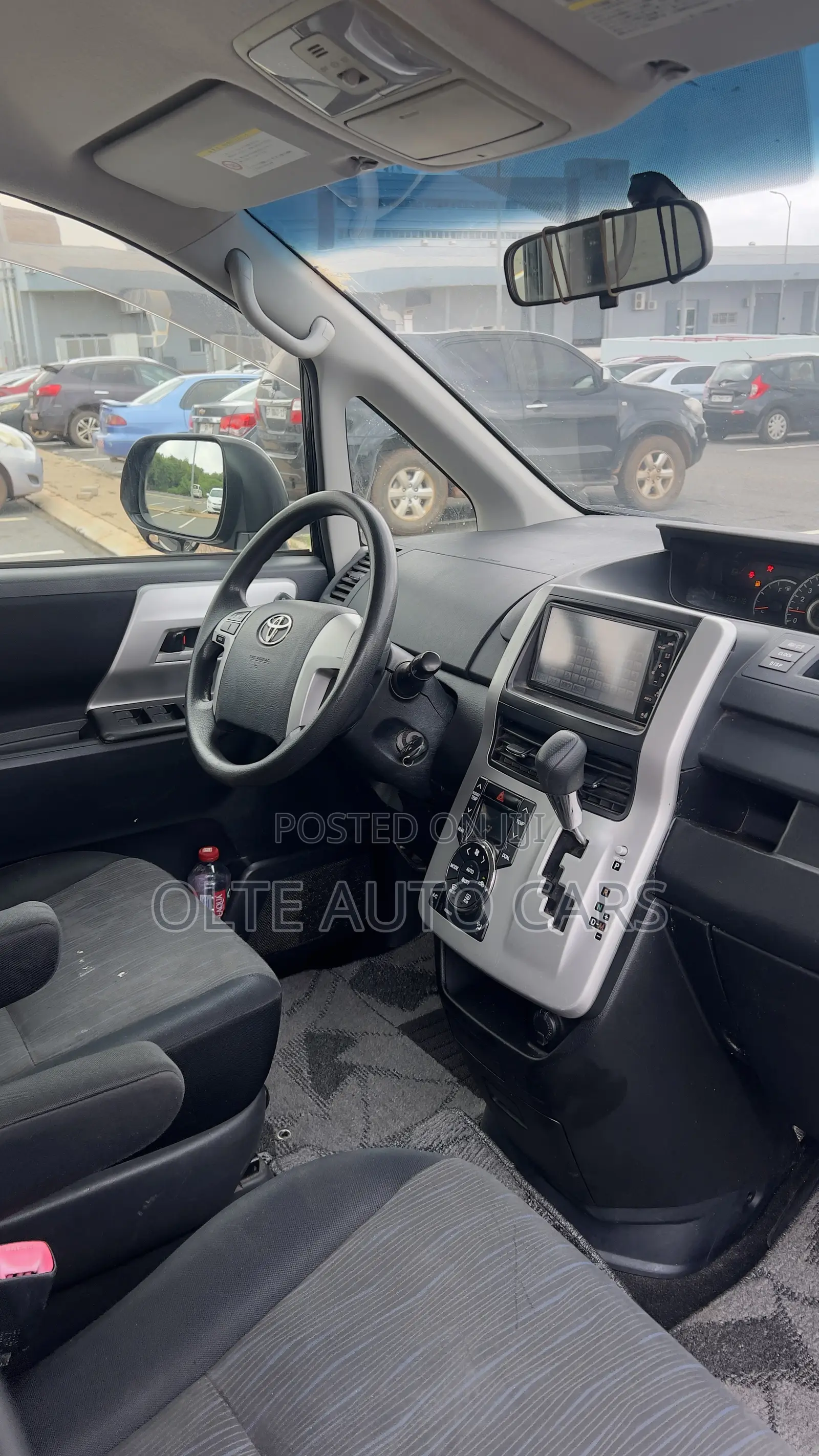 Toyota Voxy 2010 Black