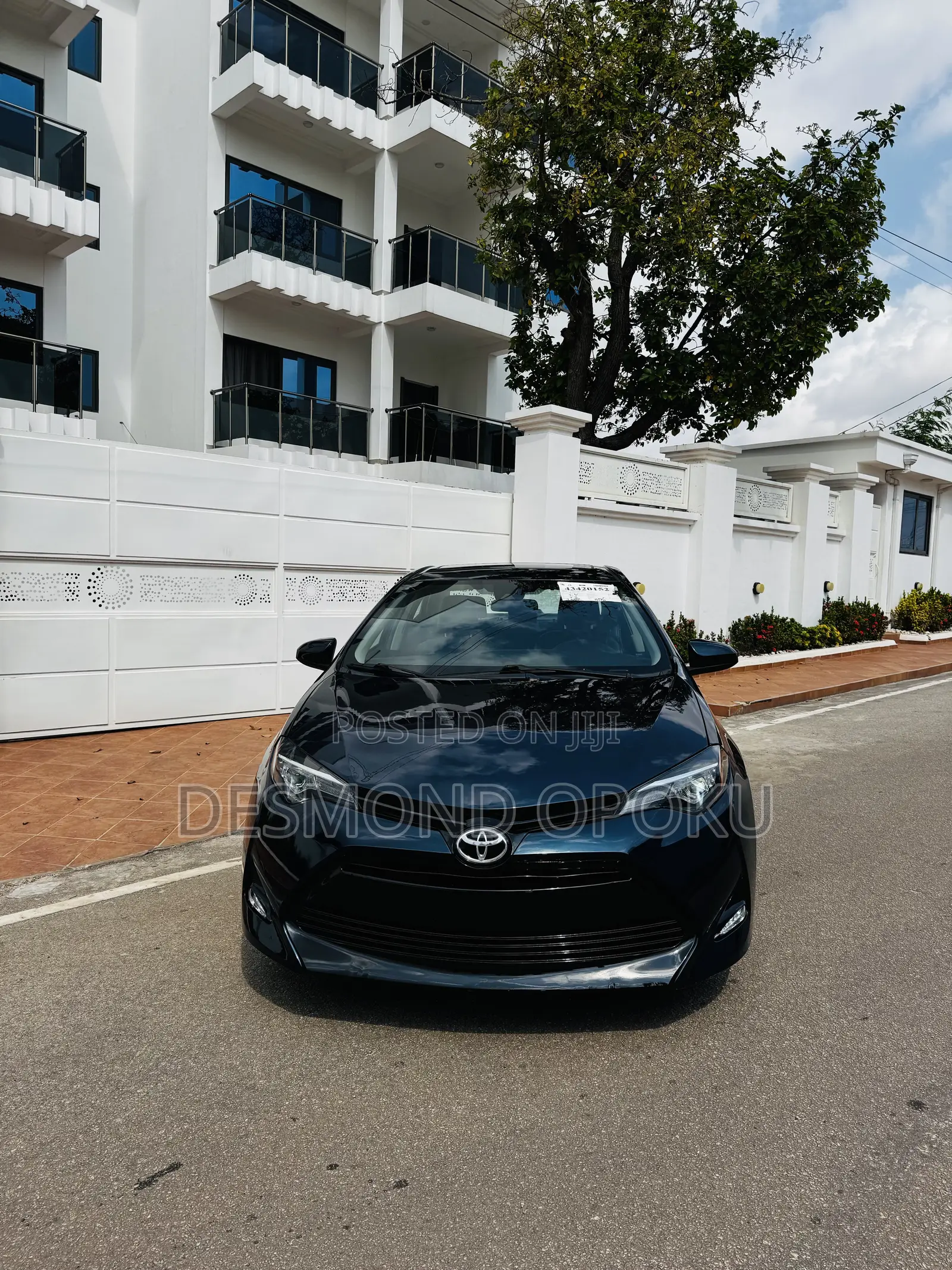 Toyota Corolla XLE (1.8L 4cyl 2A) 2019 Blue