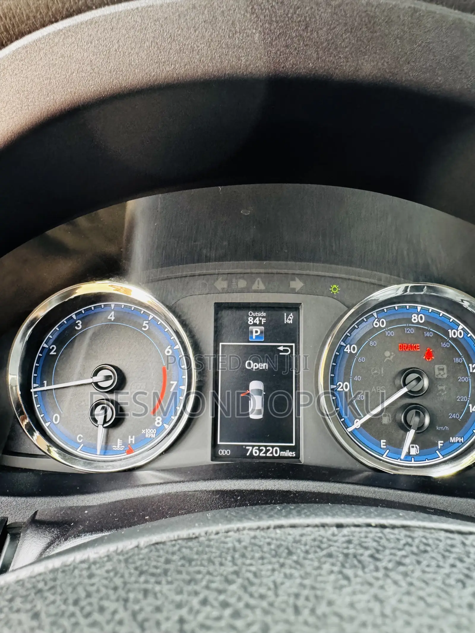 Toyota Corolla XLE (1.8L 4cyl 2A) 2019 Blue