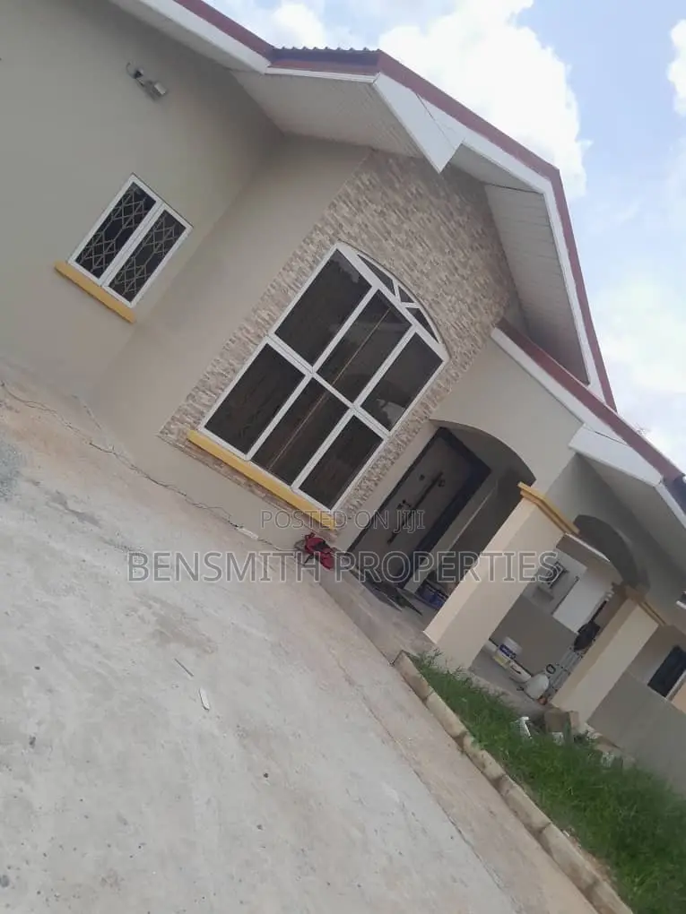 3bdrm House in Ut Properties, Oyarifa for rent