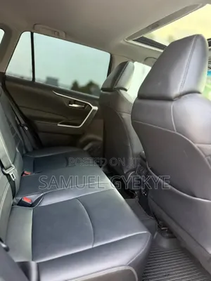 Toyota RAV4 2020 Blue