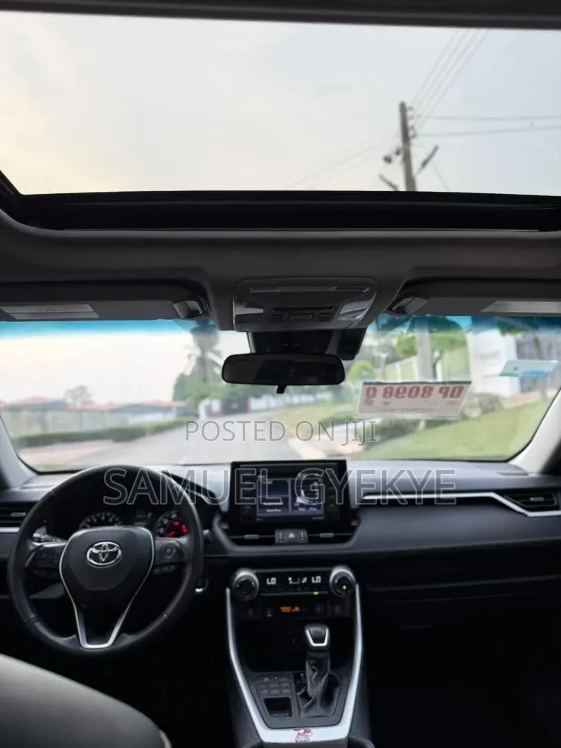 Toyota RAV4 2020 Blue