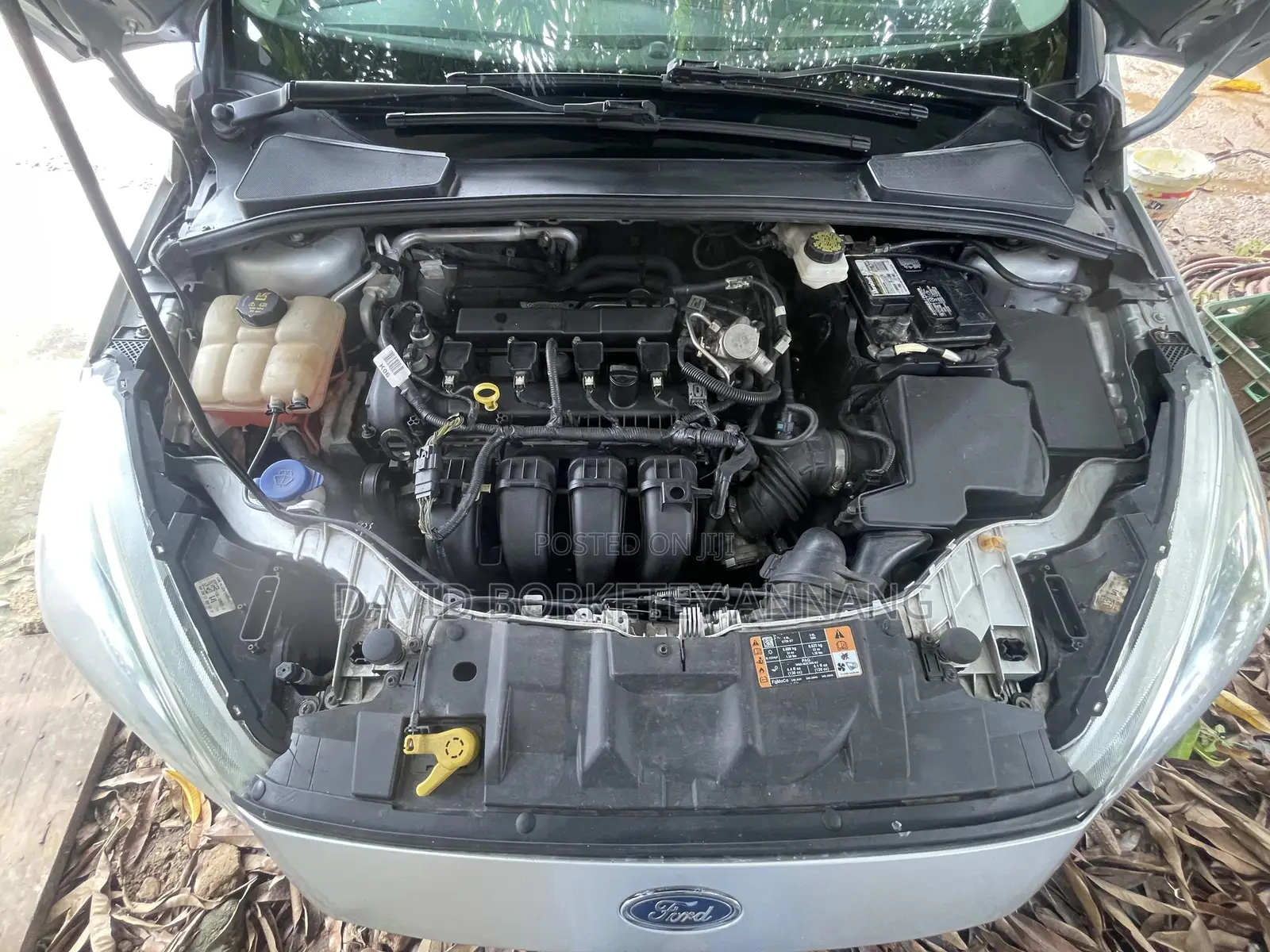Ford Focus SEL Sedan FWD (2.0L 4cyl 6A) 2017 Gray