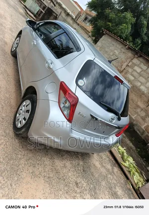Toyota Vitz 2013 Silver