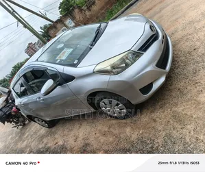 Toyota Vitz 2013 Silver
