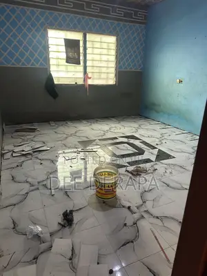 1bdrm Room & Parlour in West Hills Mall Area for rent