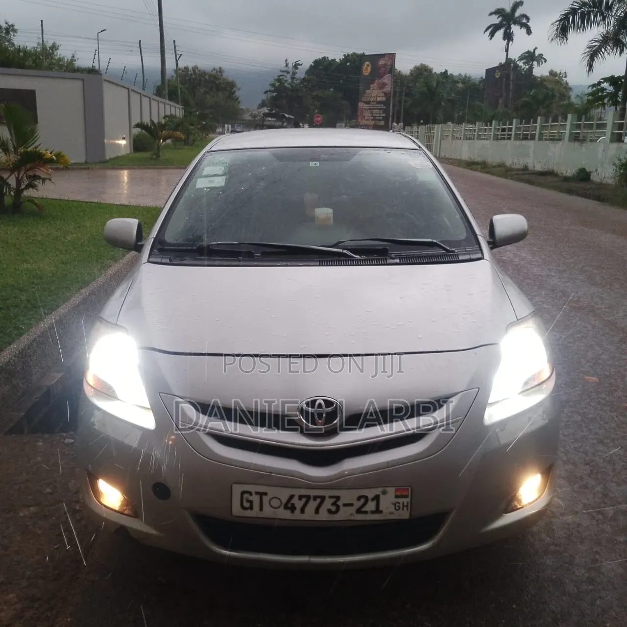 Toyota Belta 2010 Gray