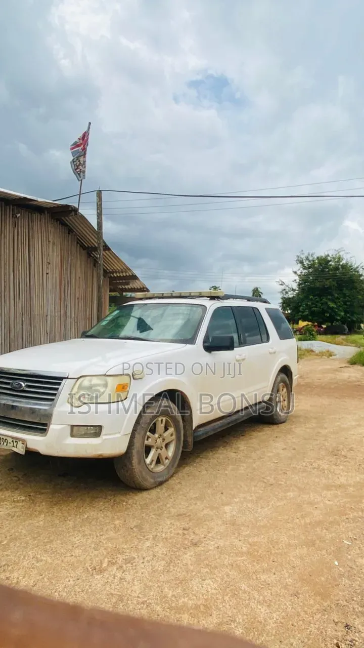 Ford Explorer 2010 White
